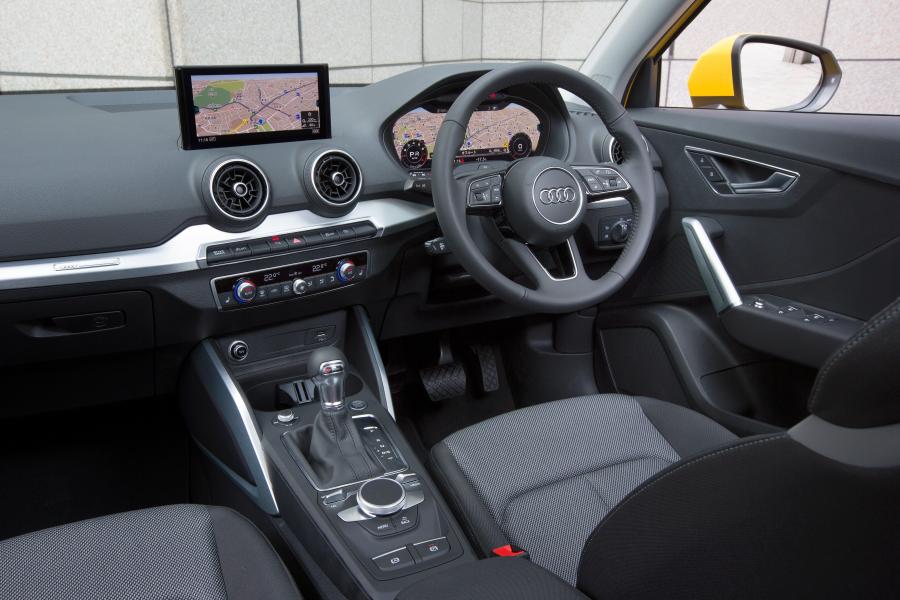 Интерьер Audi Q2 TFSI Quattro Sport 2017 года  (JP) (фото 19 из 25)